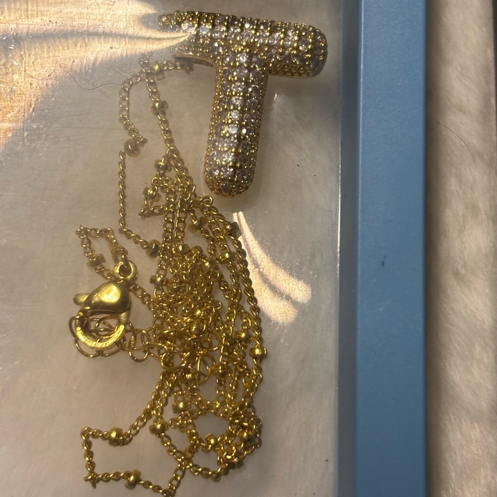 Set of 3 - initial T bling gold tone necklaces , brand new in cases - Picture 4 of 7
